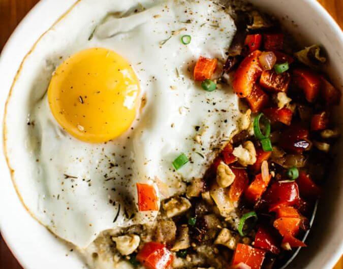 Savory Oatmeal With an Egg
