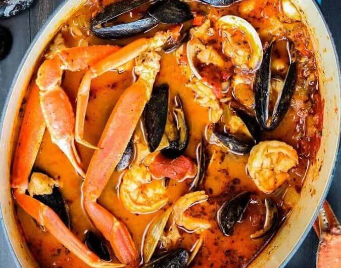 Classic Cioppino (San Francisco-Style Seafood Stew)