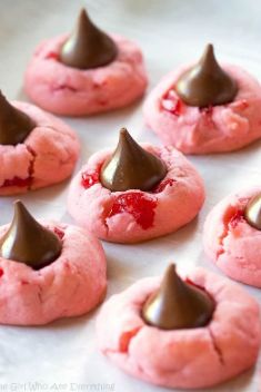 30 Best Kiss Cookies (Blossoms) To Blow Your Mind - 30 Best Kiss Cookies (Blossoms) To Blow Your Mind